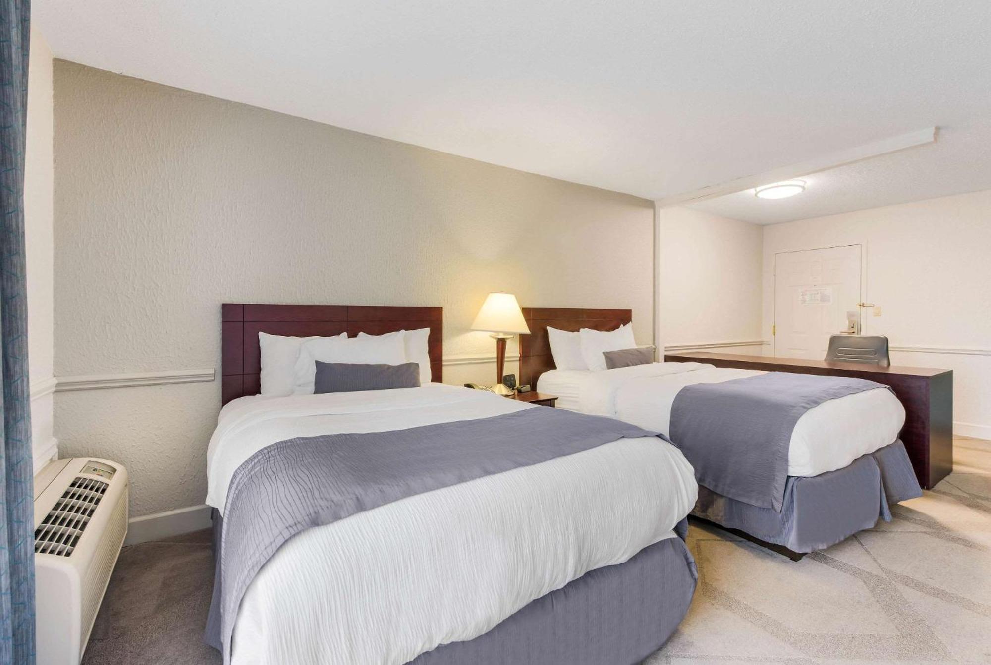 The Blu Hotel Blue Ash Cincinnati, Ascend Hotel Collection Exterior photo